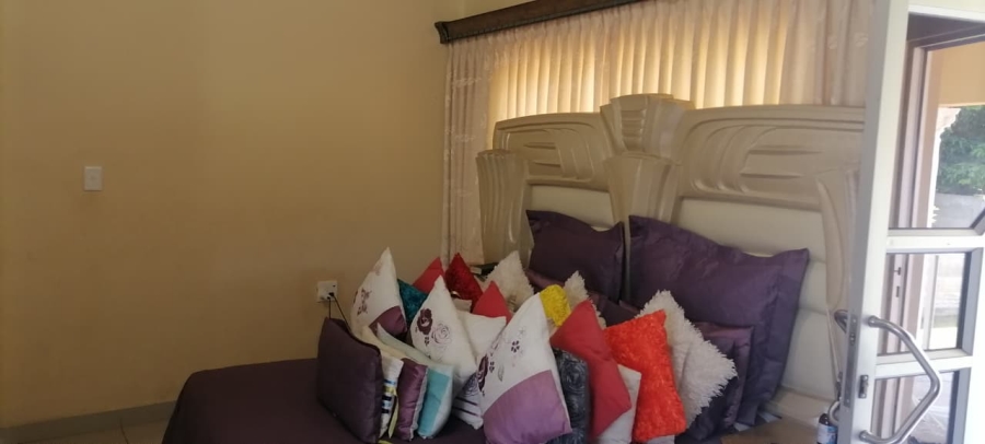 5 Bedroom Property for Sale in Margate KwaZulu-Natal