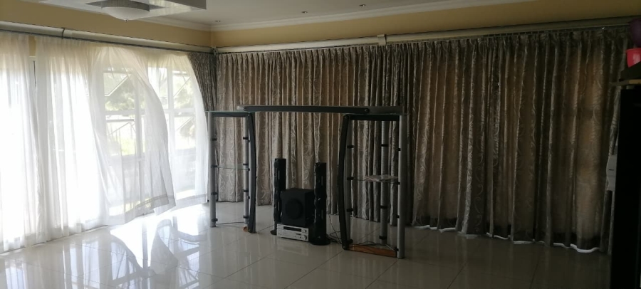 5 Bedroom Property for Sale in Margate KwaZulu-Natal