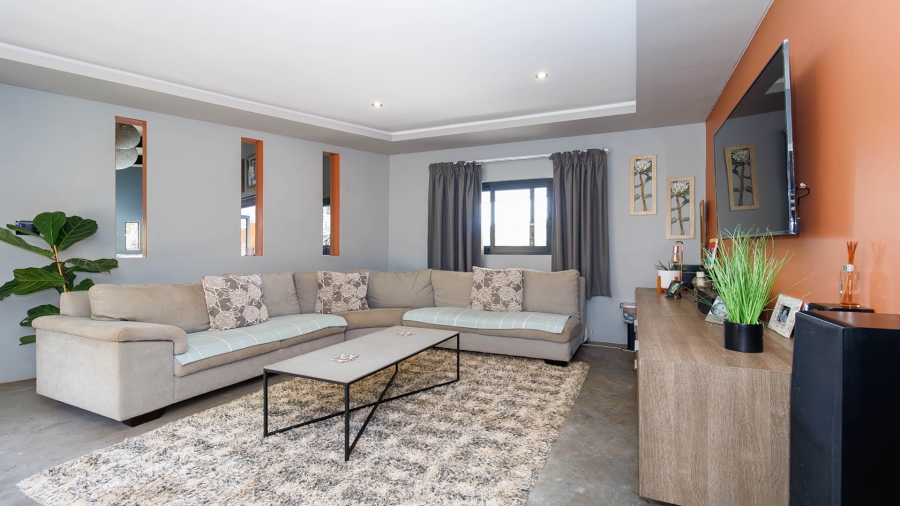 6 Bedroom Property for Sale in Crestholme KwaZulu-Natal