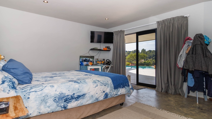 6 Bedroom Property for Sale in Crestholme KwaZulu-Natal