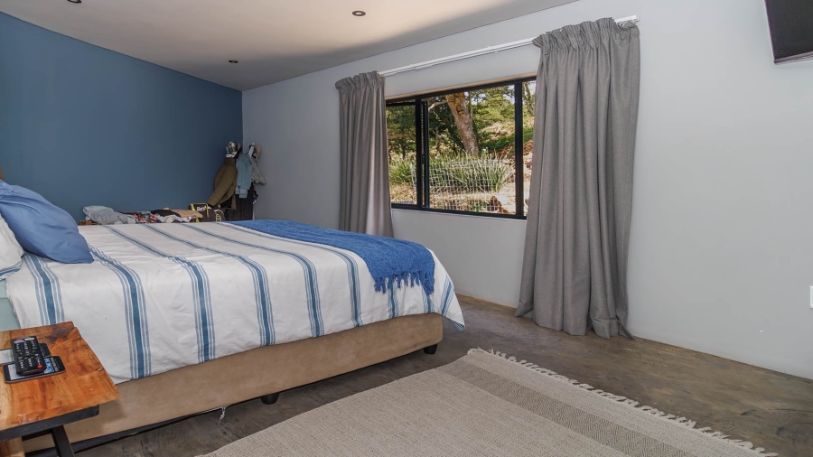 6 Bedroom Property for Sale in Crestholme KwaZulu-Natal