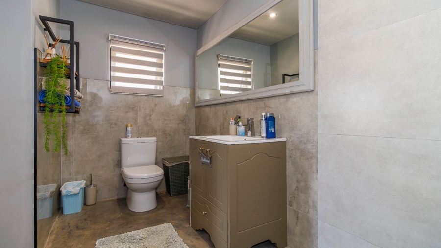 6 Bedroom Property for Sale in Crestholme KwaZulu-Natal