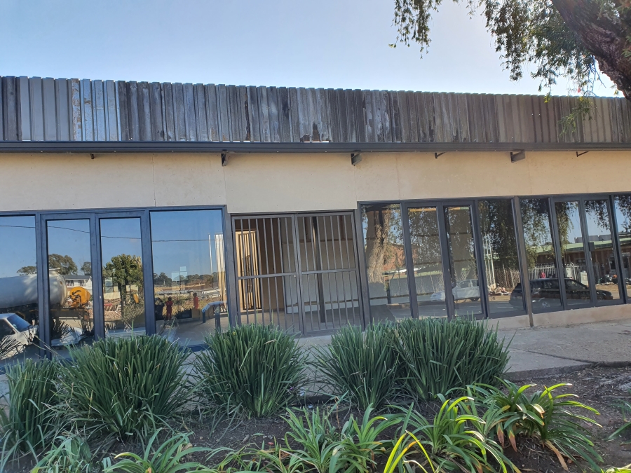 To Let Commercial Property for Rent in Howick KwaZulu-Natal