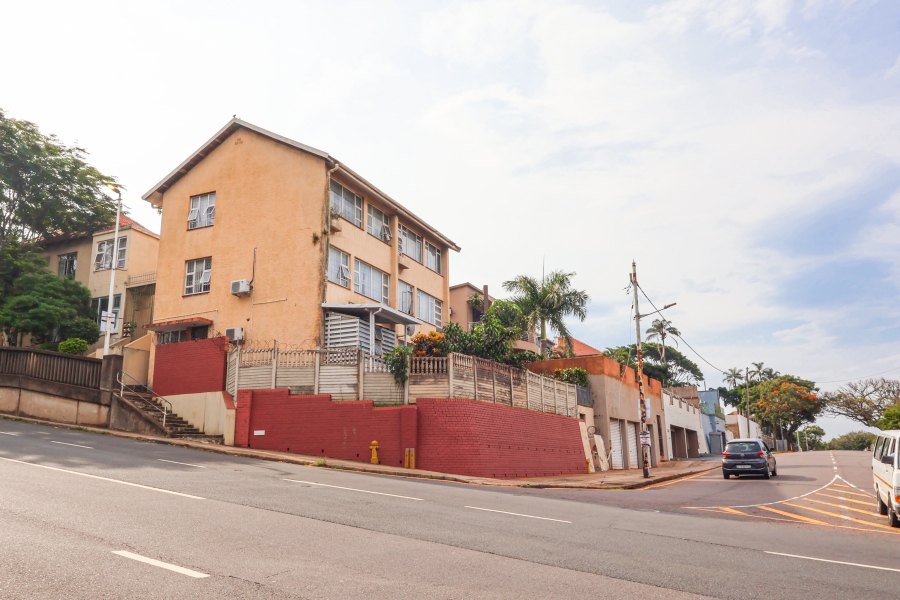 1 Bedroom Property for Sale in Essenwood KwaZulu-Natal
