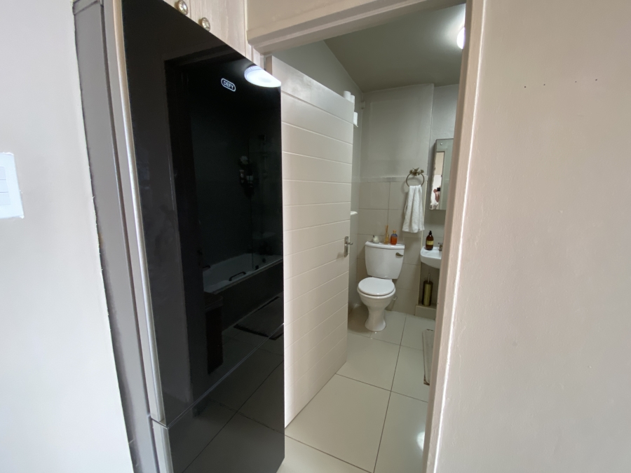 To Let 2 Bedroom Property for Rent in Westbrook KwaZulu-Natal