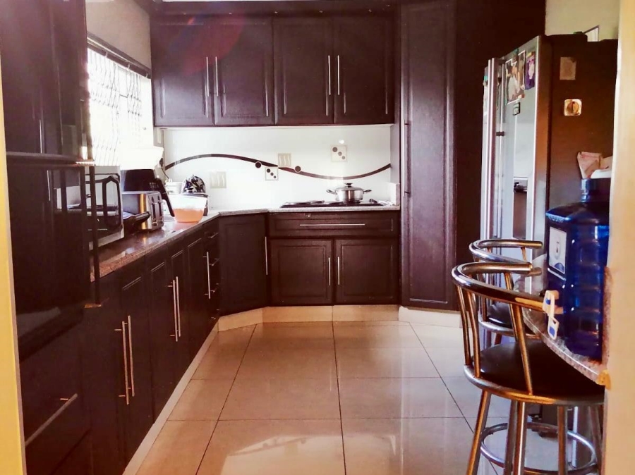 6 Bedroom Property for Sale in Umhlatuzana KwaZulu-Natal