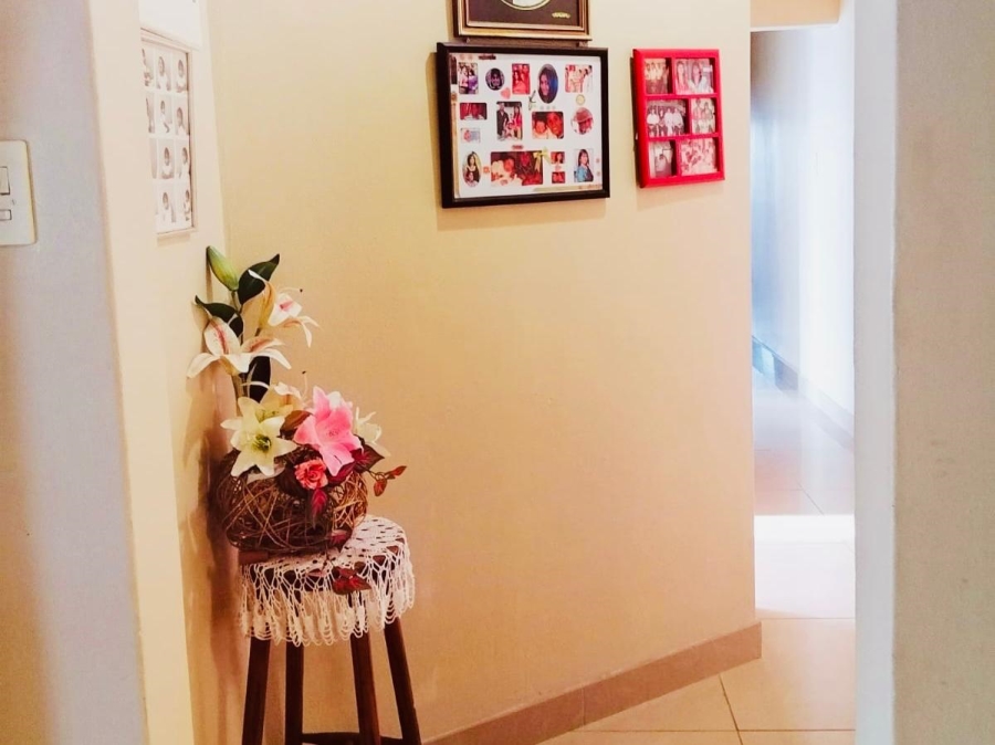 6 Bedroom Property for Sale in Umhlatuzana KwaZulu-Natal