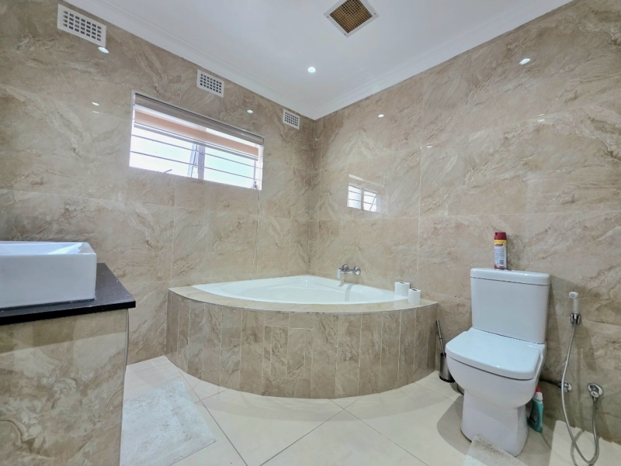 5 Bedroom Property for Sale in Isipingo Beach KwaZulu-Natal