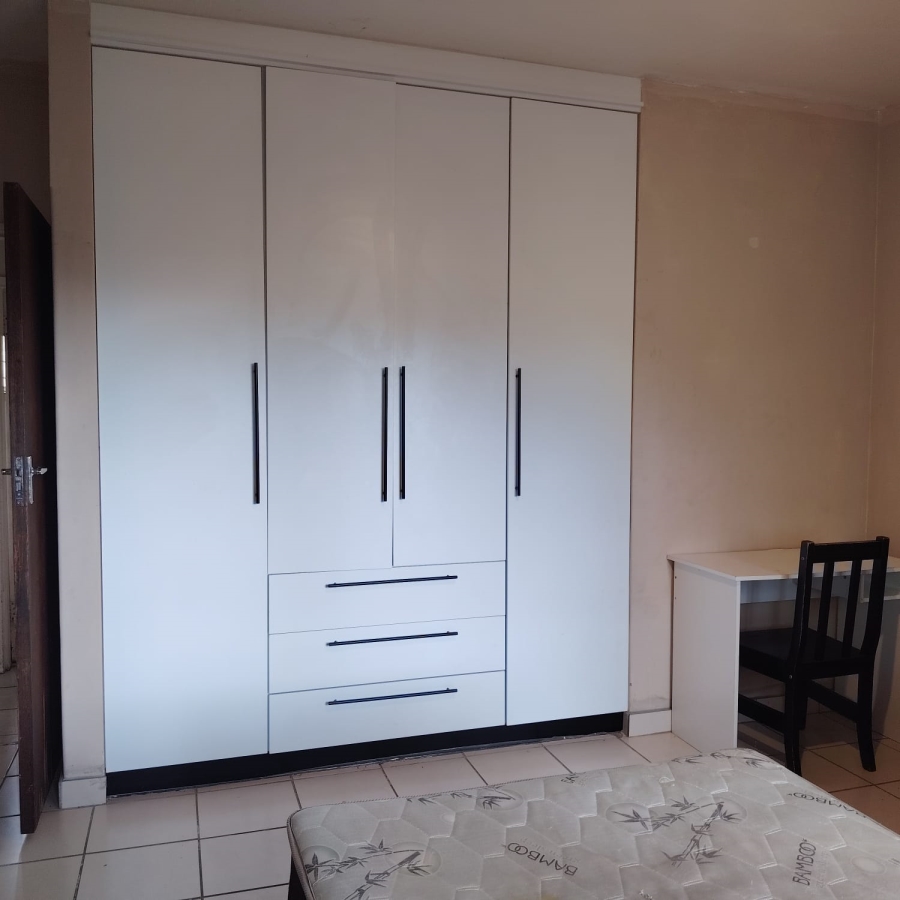 To Let 2 Bedroom Property for Rent in Scottsville KwaZulu-Natal