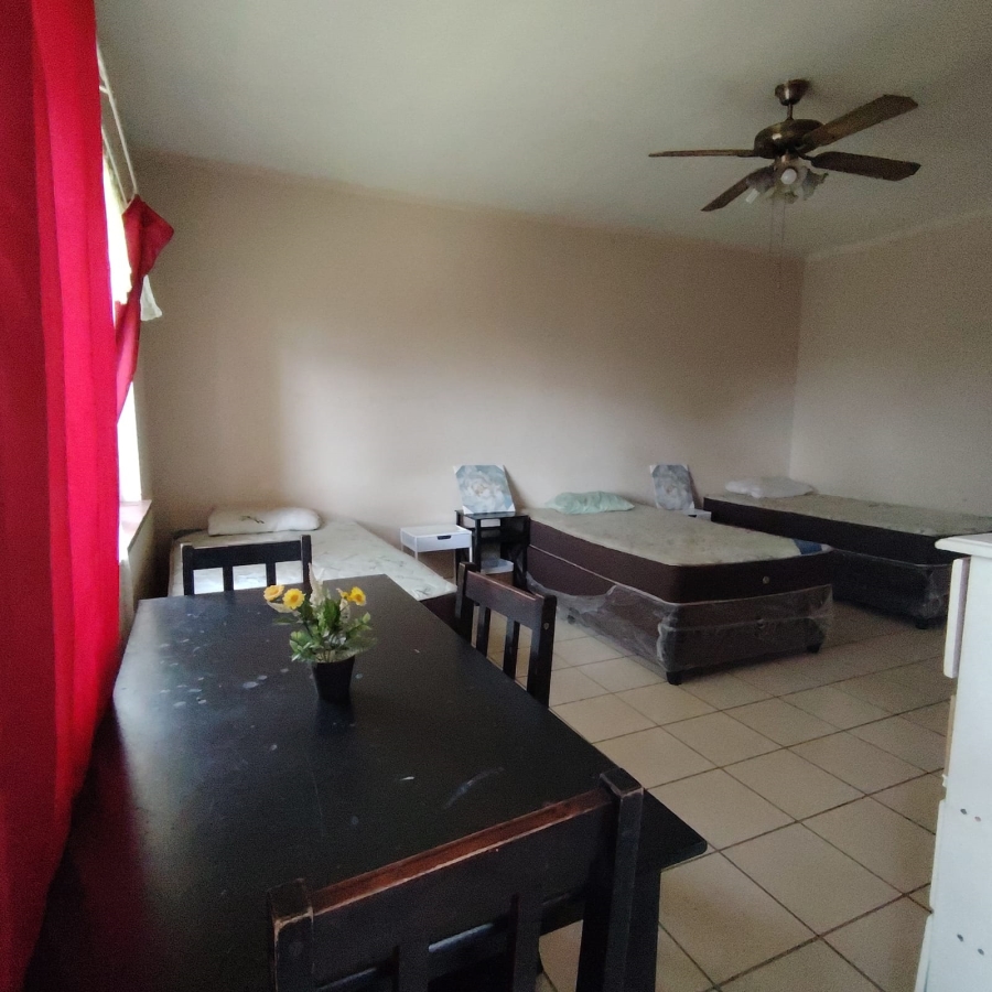 To Let 2 Bedroom Property for Rent in Scottsville KwaZulu-Natal