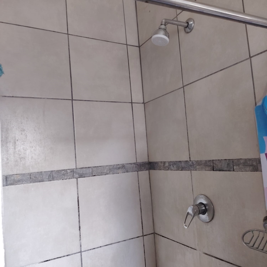 To Let 2 Bedroom Property for Rent in Scottsville KwaZulu-Natal