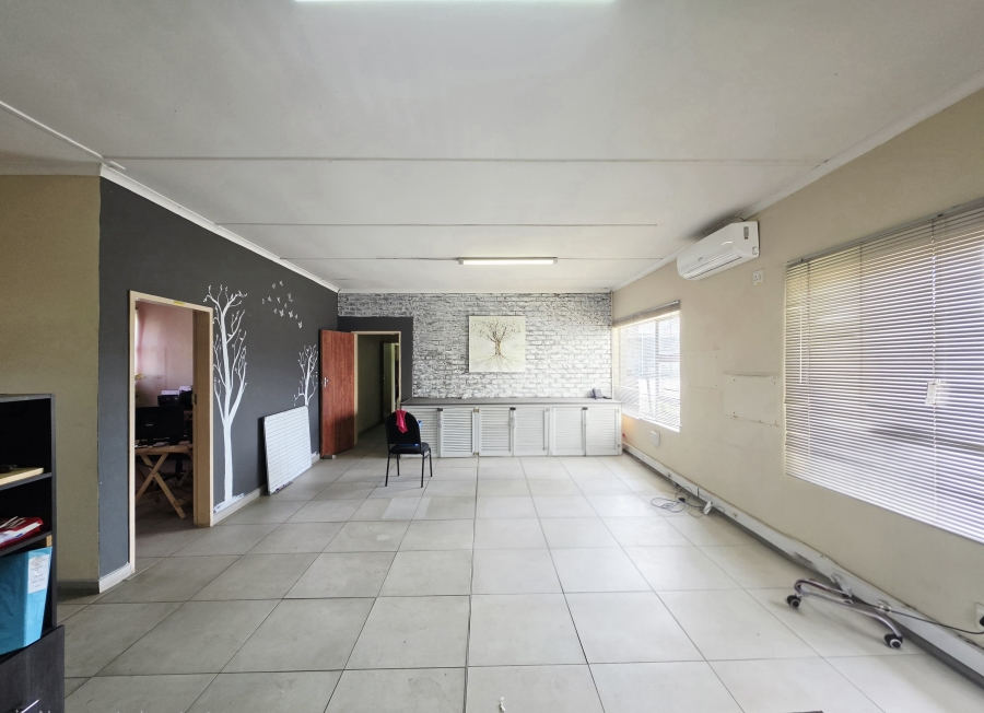 To Let Commercial Property for Rent in Alton KwaZulu-Natal