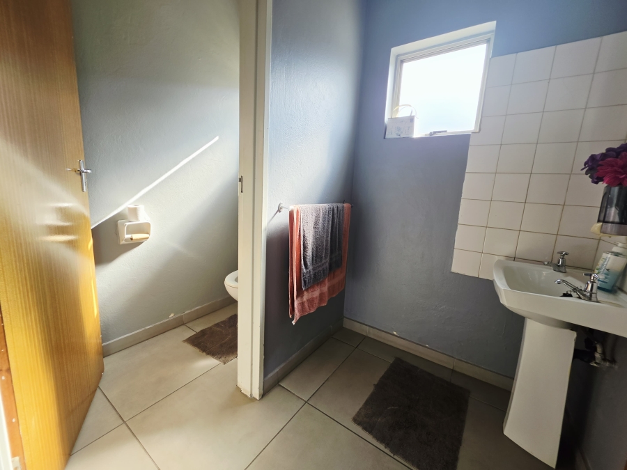 To Let Commercial Property for Rent in Alton KwaZulu-Natal