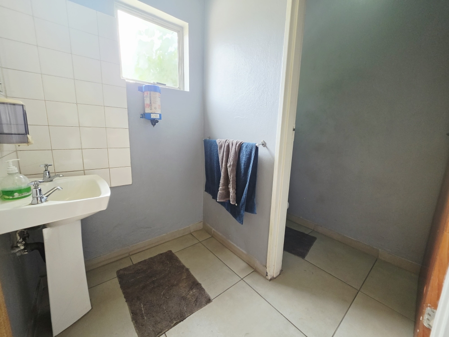 To Let Commercial Property for Rent in Alton KwaZulu-Natal