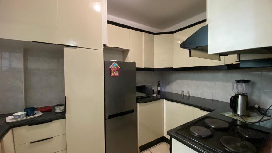 2 Bedroom Property for Sale in Glenwood KwaZulu-Natal