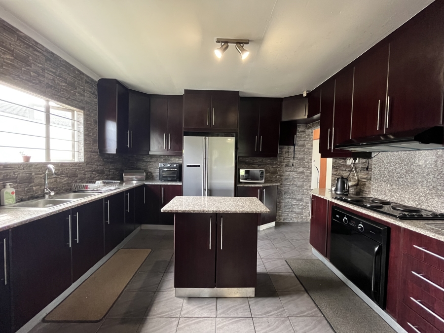 4 Bedroom Property for Sale in Sunford KwaZulu-Natal