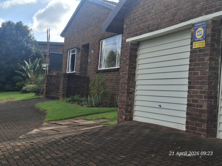 3 Bedroom Property for Sale in Signal Hill KwaZulu-Natal