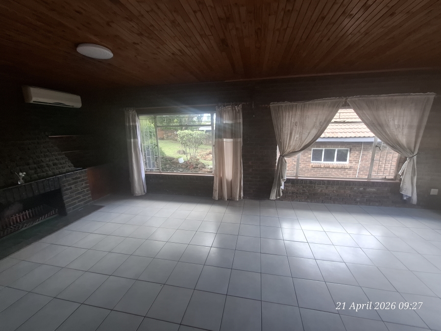 3 Bedroom Property for Sale in Signal Hill KwaZulu-Natal