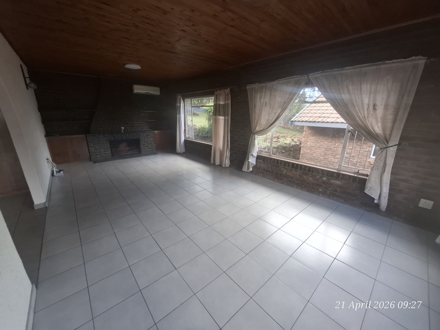 3 Bedroom Property for Sale in Signal Hill KwaZulu-Natal