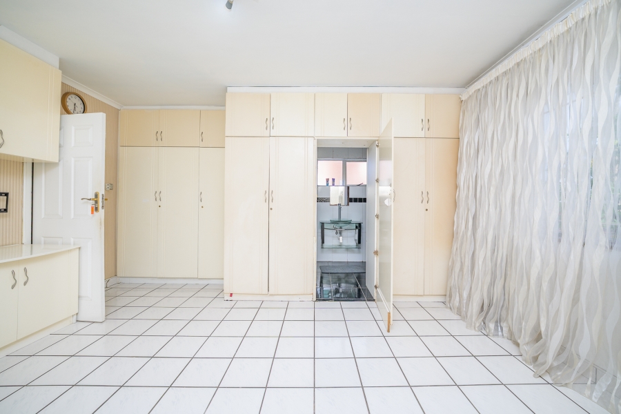 6 Bedroom Property for Sale in Sydenham KwaZulu-Natal