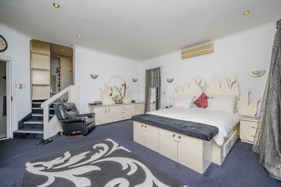 6 Bedroom Property for Sale in Sydenham KwaZulu-Natal