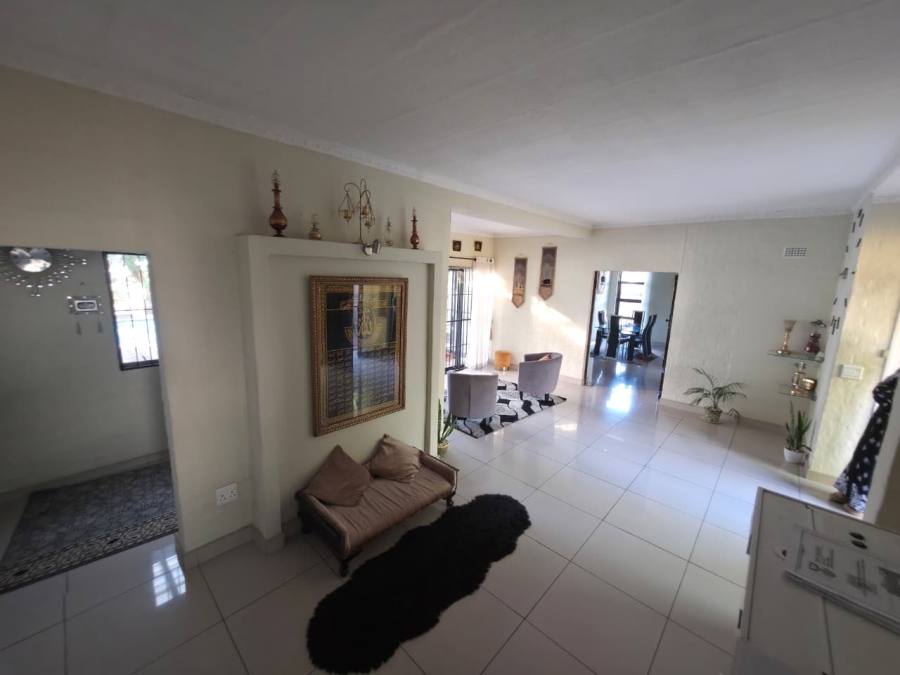 6 Bedroom Property for Sale in Amanzimtoti KwaZulu-Natal