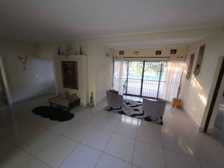 6 Bedroom Property for Sale in Amanzimtoti KwaZulu-Natal