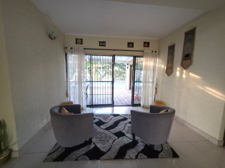 6 Bedroom Property for Sale in Amanzimtoti KwaZulu-Natal