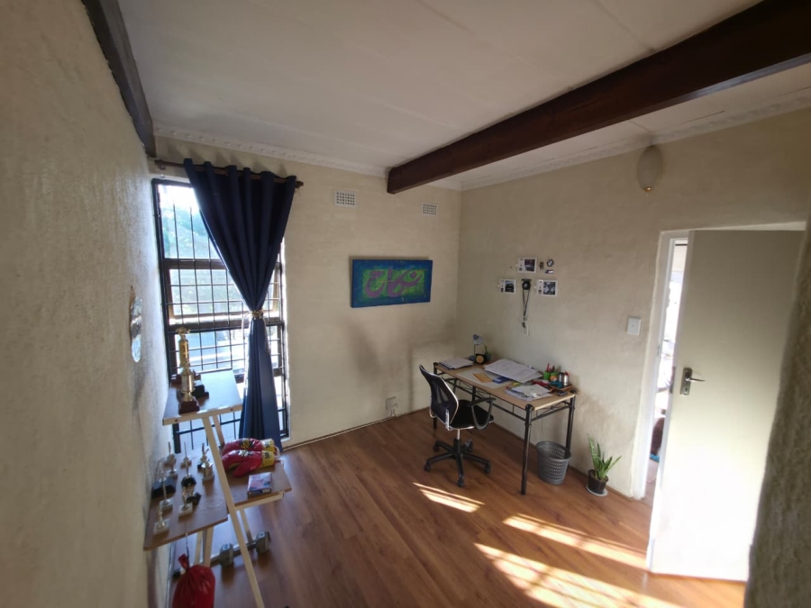 6 Bedroom Property for Sale in Amanzimtoti KwaZulu-Natal