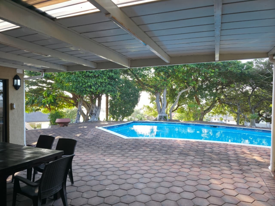 6 Bedroom Property for Sale in Amanzimtoti KwaZulu-Natal
