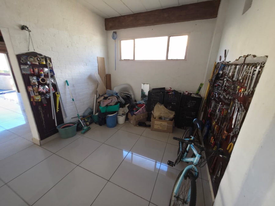 6 Bedroom Property for Sale in Amanzimtoti KwaZulu-Natal