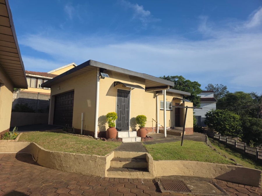 6 Bedroom Property for Sale in Amanzimtoti KwaZulu-Natal