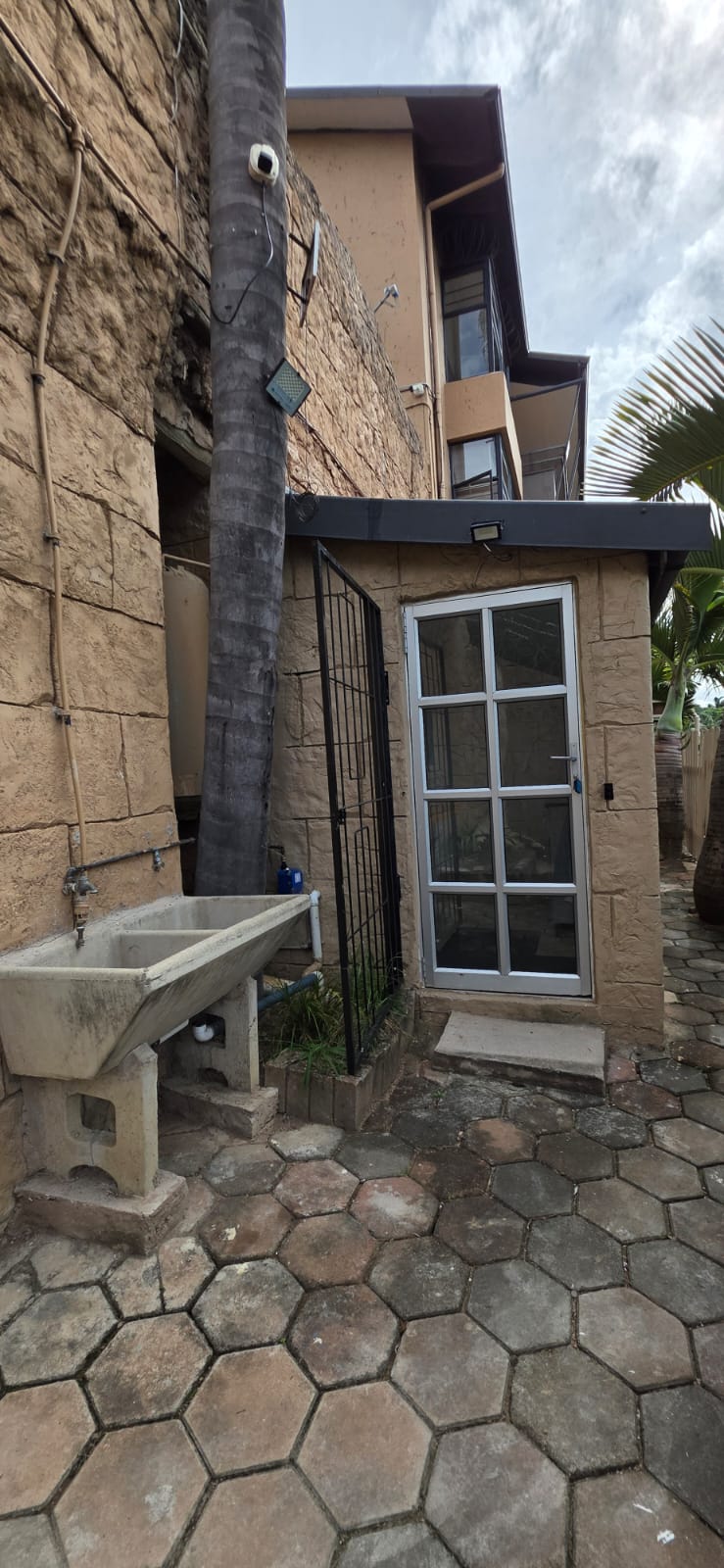 1 Bedroom Property for Sale in Sherwood KwaZulu-Natal