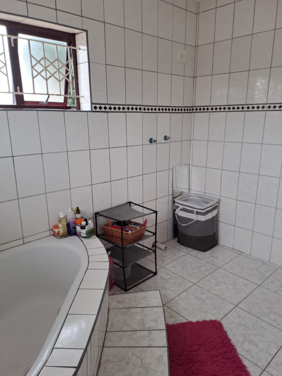 4 Bedroom Property for Sale in Brackenham KwaZulu-Natal