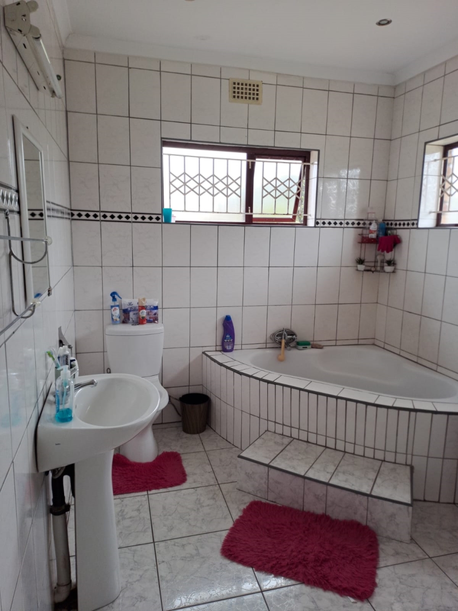 4 Bedroom Property for Sale in Brackenham KwaZulu-Natal