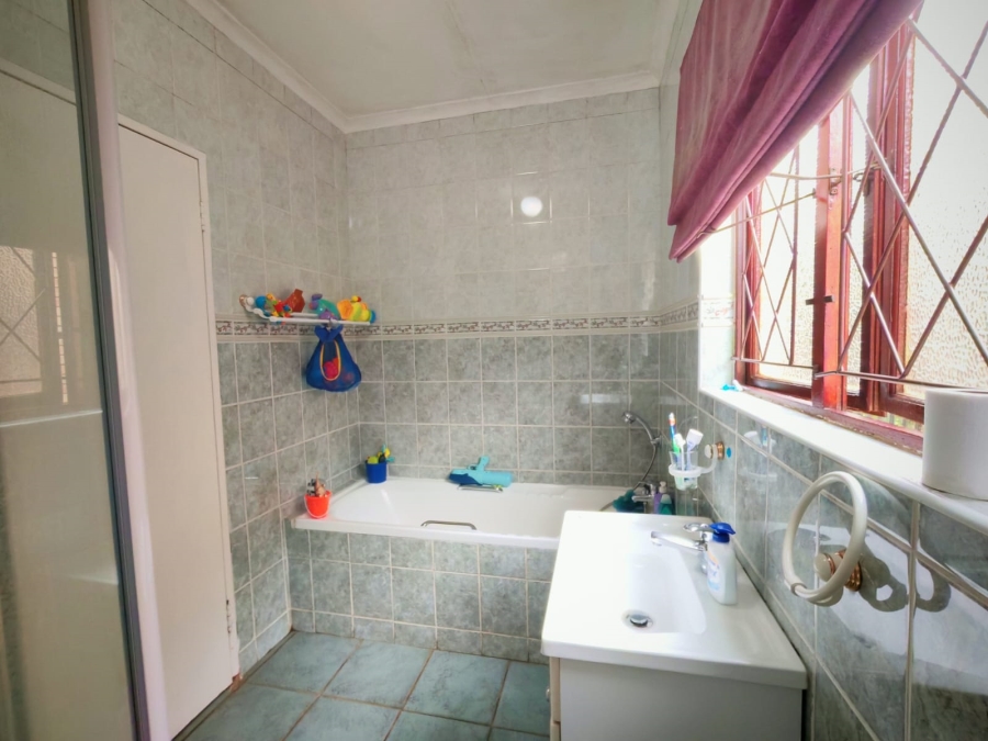 3 Bedroom Property for Sale in Lester Park KwaZulu-Natal