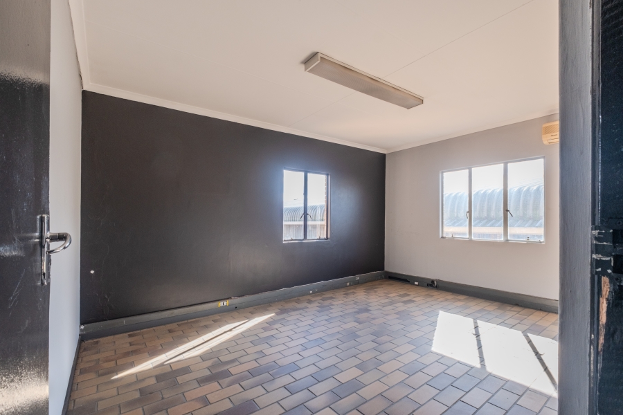 To Let Commercial Property for Rent in New Germany KwaZulu-Natal