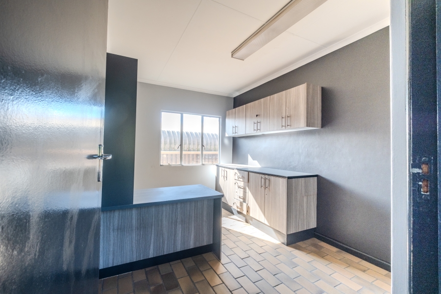 To Let Commercial Property for Rent in New Germany KwaZulu-Natal