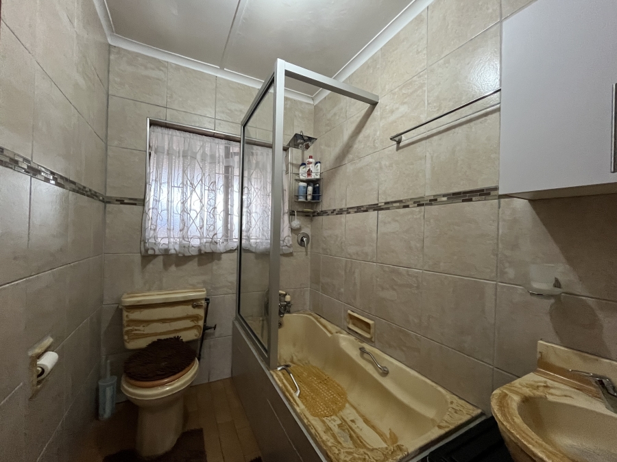 4 Bedroom Property for Sale in Palmview KwaZulu-Natal