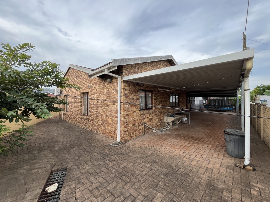 4 Bedroom Property for Sale in Palmview KwaZulu-Natal