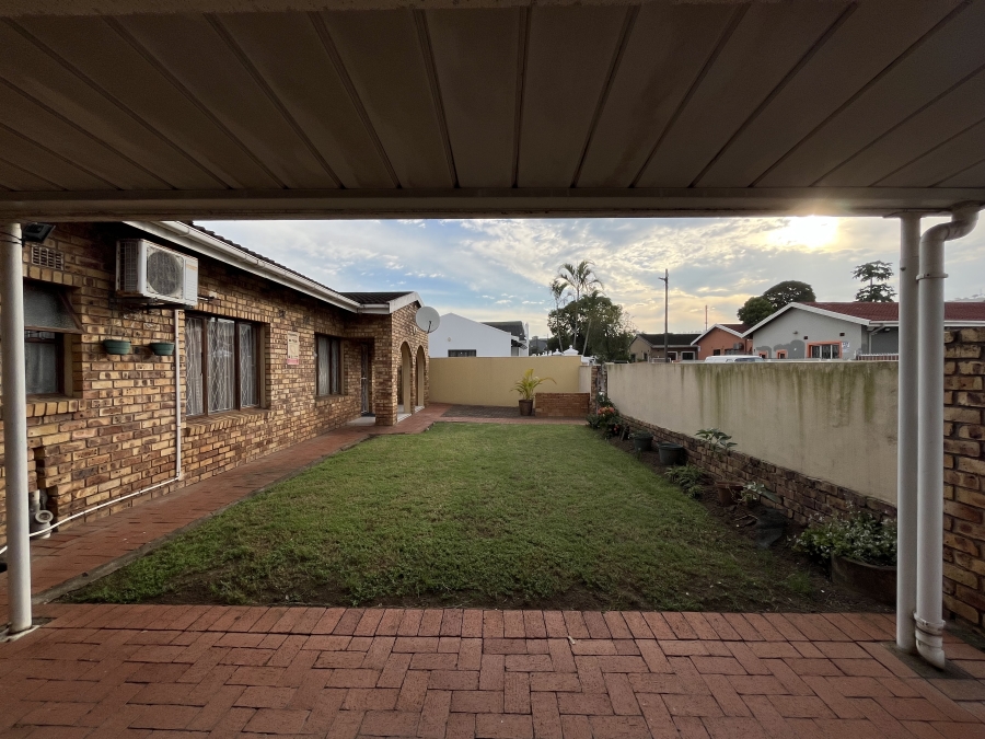 4 Bedroom Property for Sale in Palmview KwaZulu-Natal