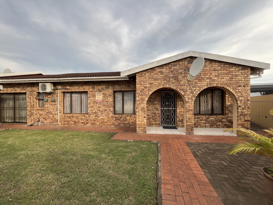 4 Bedroom Property for Sale in Palmview KwaZulu-Natal