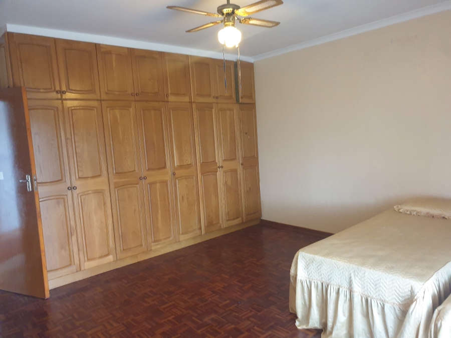 To Let 6 Bedroom Property for Rent in Avoca KwaZulu-Natal