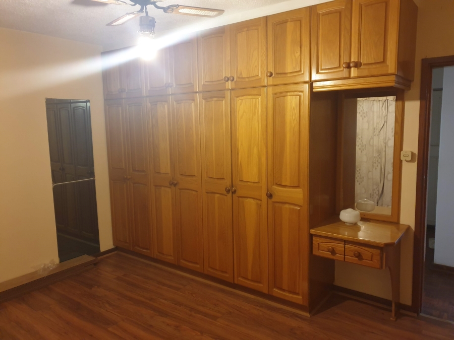 To Let 6 Bedroom Property for Rent in Avoca KwaZulu-Natal