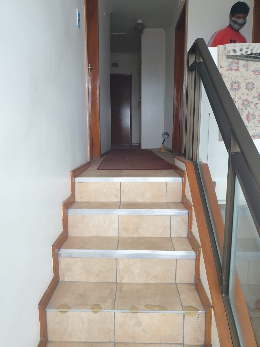 To Let 6 Bedroom Property for Rent in Avoca KwaZulu-Natal
