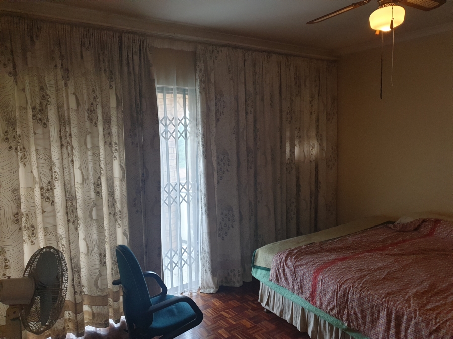 To Let 6 Bedroom Property for Rent in Avoca KwaZulu-Natal