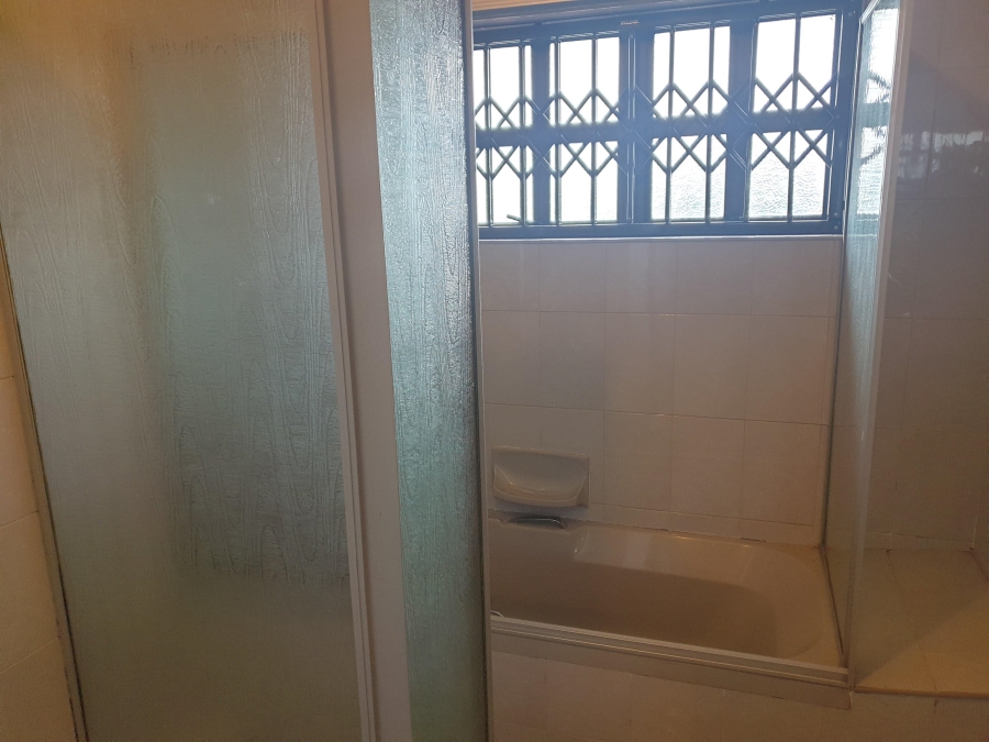 To Let 6 Bedroom Property for Rent in Avoca KwaZulu-Natal