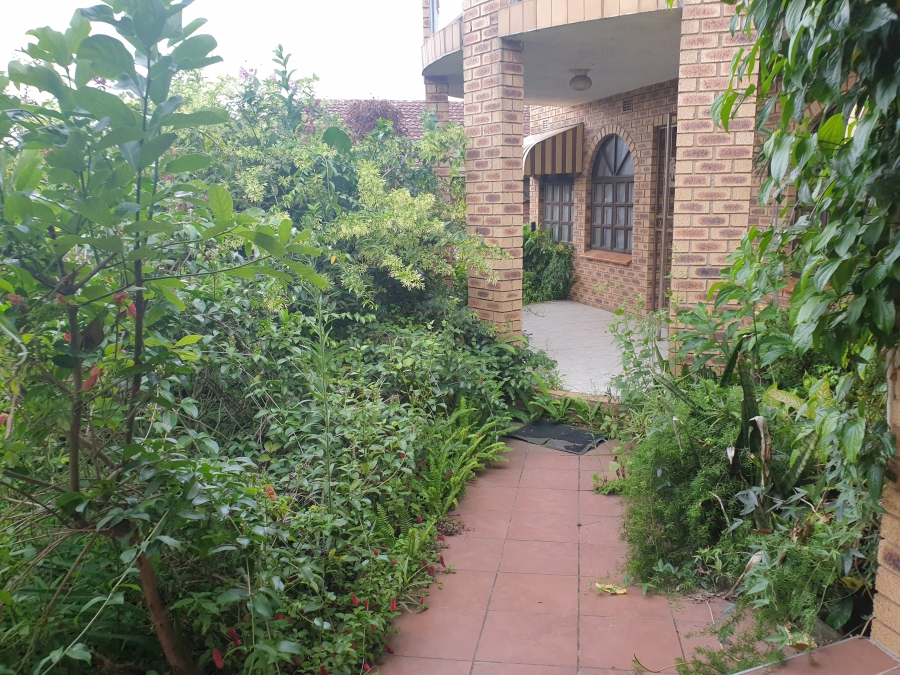 To Let 6 Bedroom Property for Rent in Avoca KwaZulu-Natal