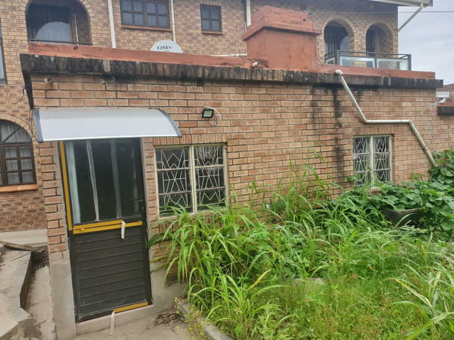 To Let 6 Bedroom Property for Rent in Avoca KwaZulu-Natal