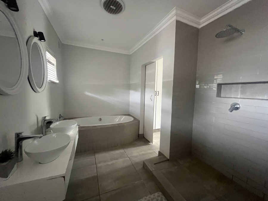 7 Bedroom Property for Sale in Ballito Central KwaZulu-Natal